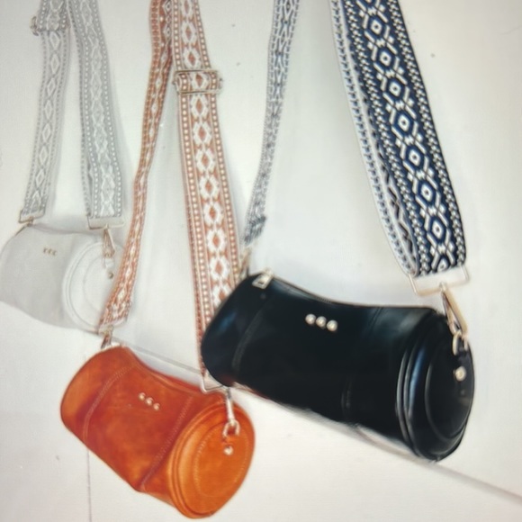 Bellamy Barrel Bag by Pretty Simple - Picture 5 of 8